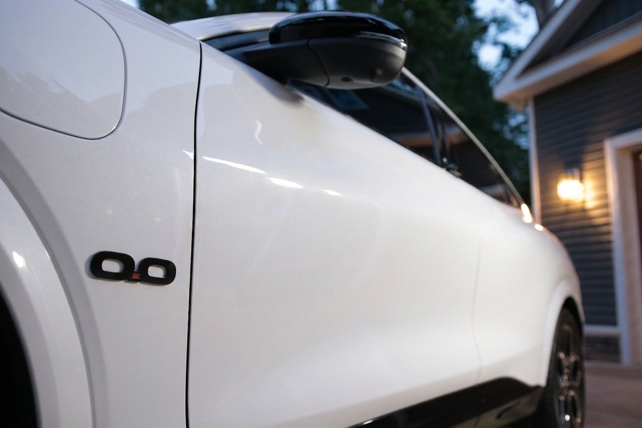 Mach E GT 0.0 custom badges